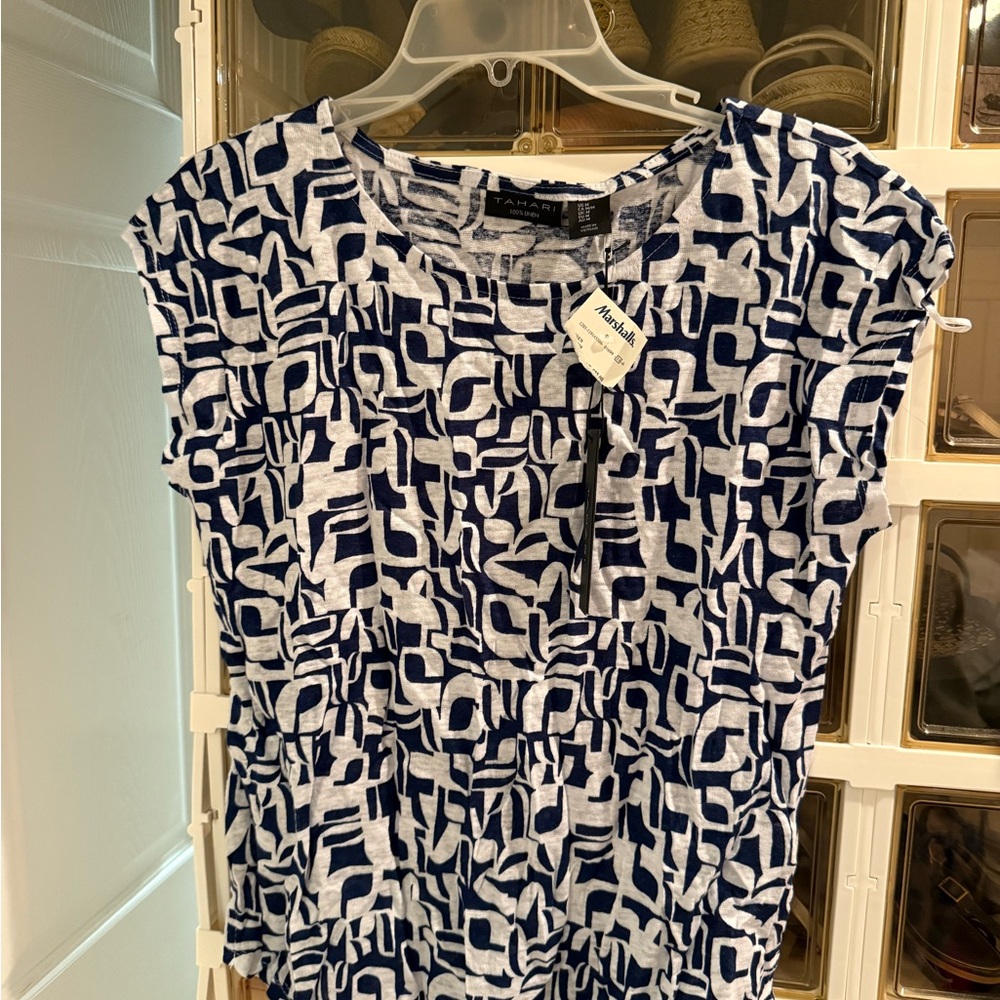 Tahari NWT Navy and White Geometric Blouse